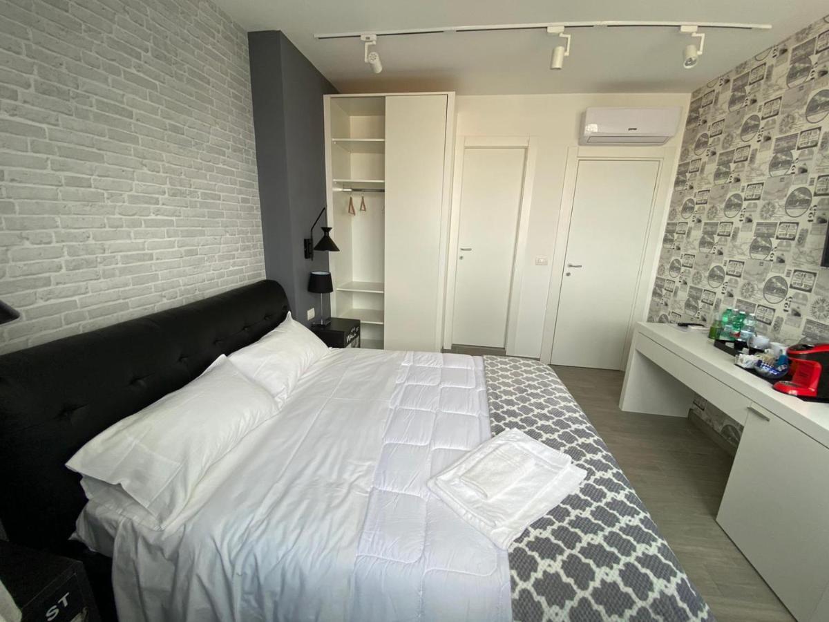 2B Fifteen Floor Suite Napoli Exterior photo