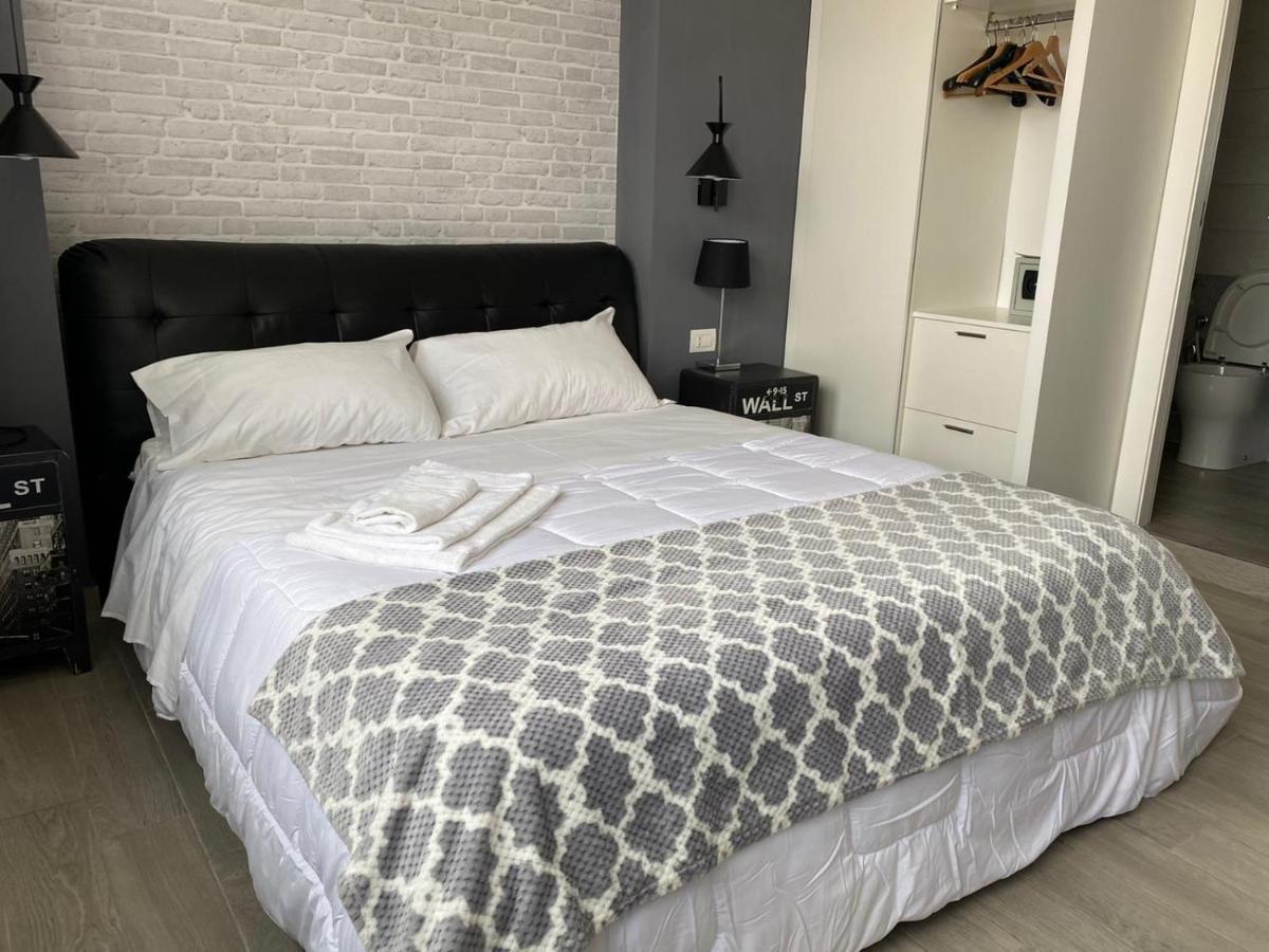 2B Fifteen Floor Suite Napoli Exterior photo